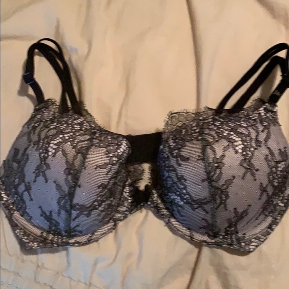 New with tags Victoria’s Secret push-up 34c